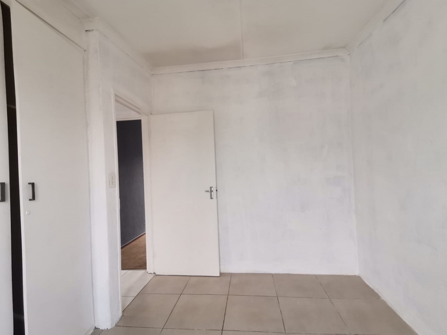 2 Bedroom Property for Sale in Mulbarton Gauteng