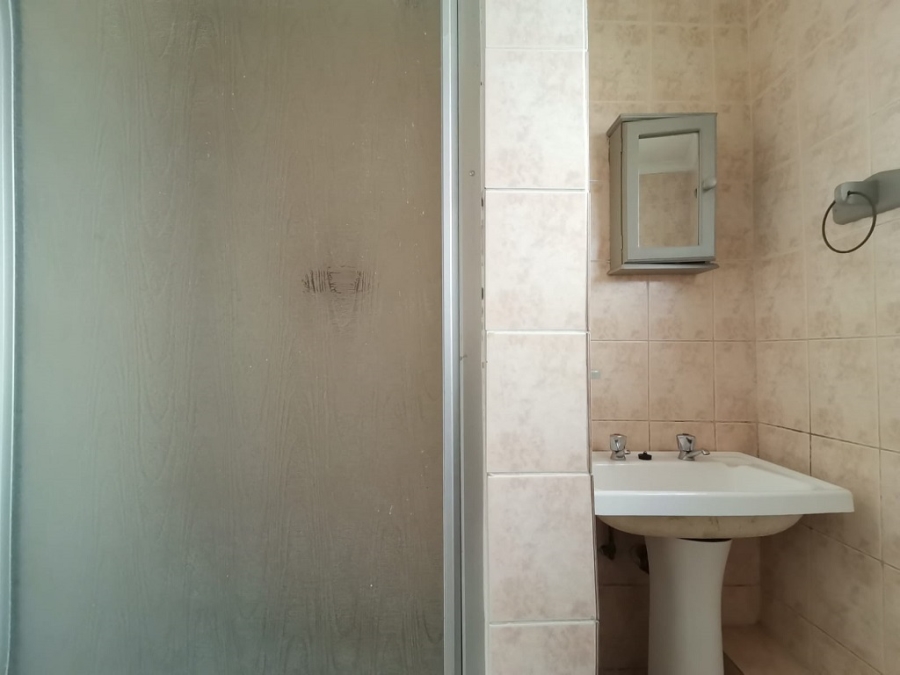2 Bedroom Property for Sale in Mulbarton Gauteng