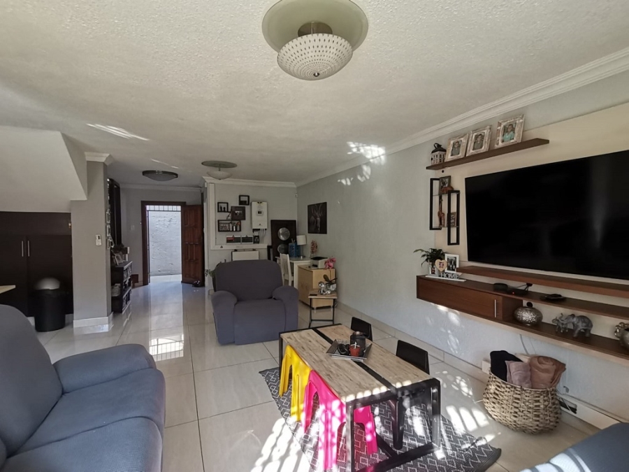 3 Bedroom Property for Sale in Bassonia Gauteng