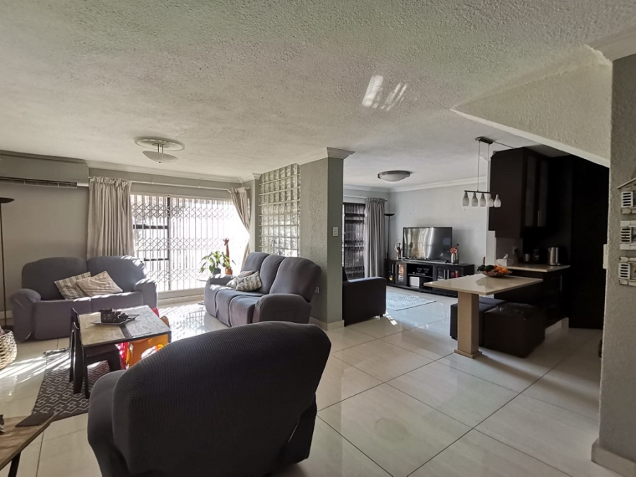 3 Bedroom Property for Sale in Bassonia Gauteng
