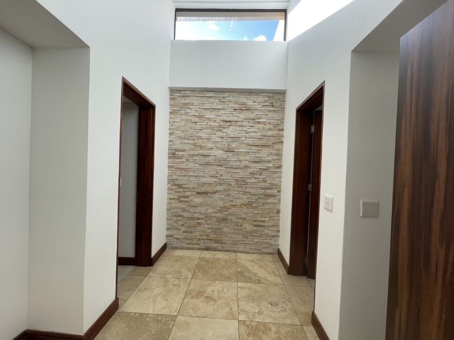 To Let 2 Bedroom Property for Rent in Melrose Arch Gauteng