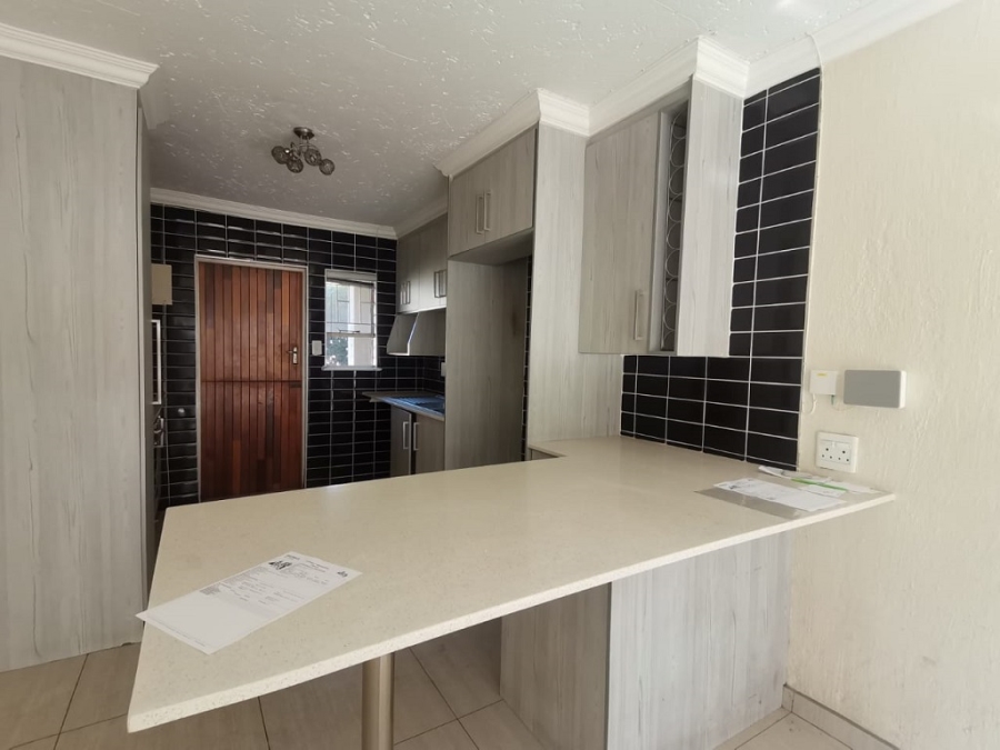 3 Bedroom Property for Sale in Glenanda Gauteng