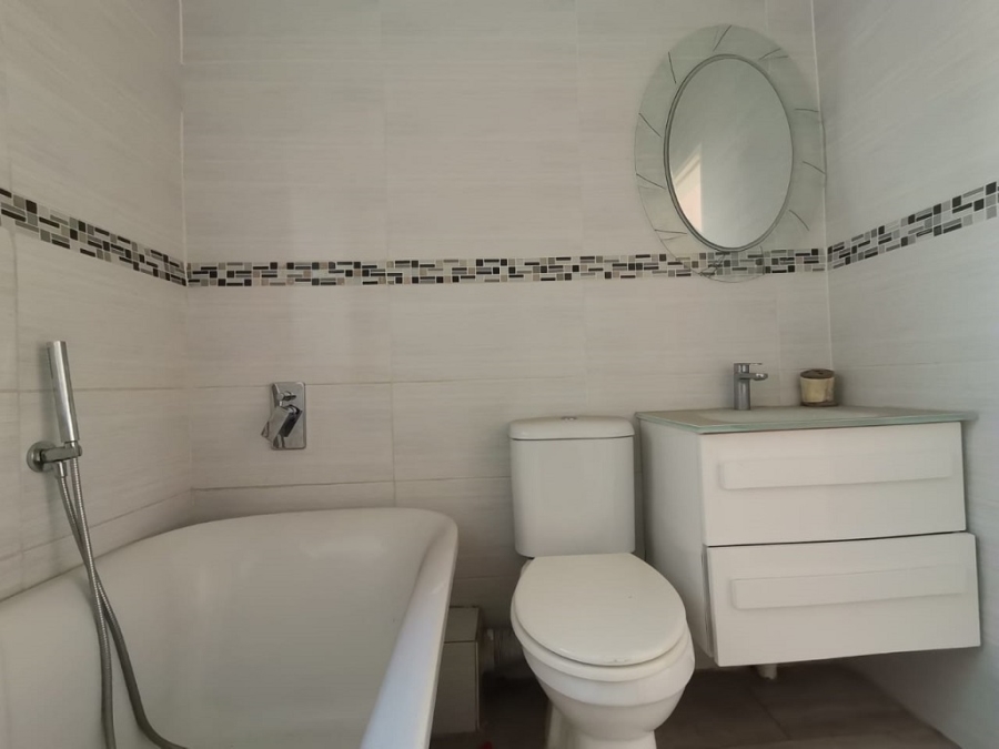 3 Bedroom Property for Sale in Glenanda Gauteng