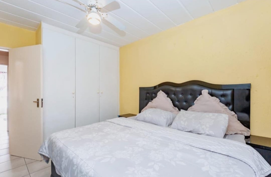 2 Bedroom Property for Sale in Oakdene Gauteng