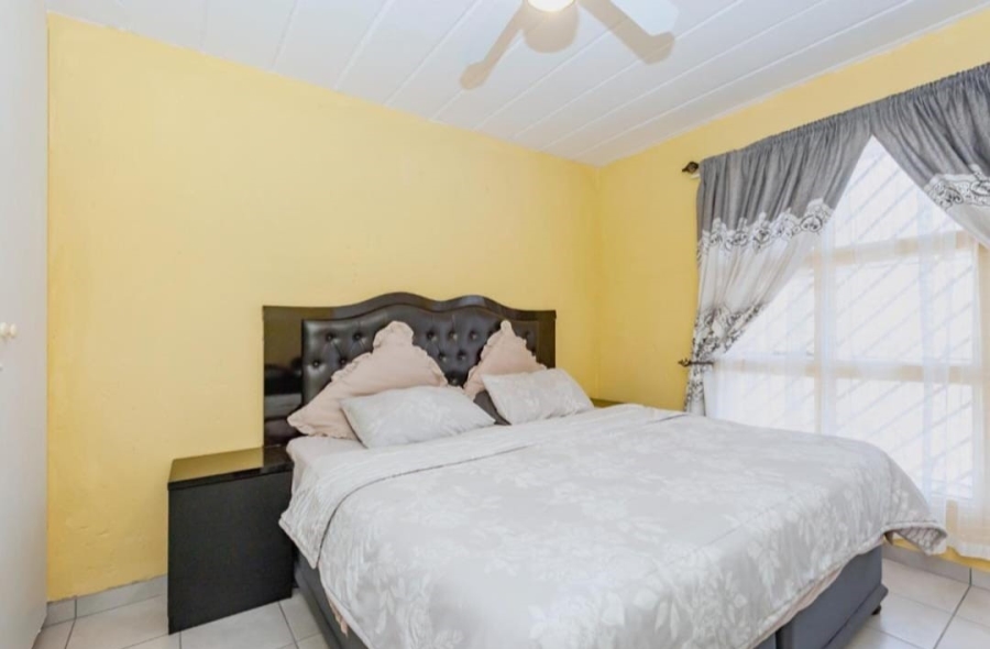 2 Bedroom Property for Sale in Oakdene Gauteng