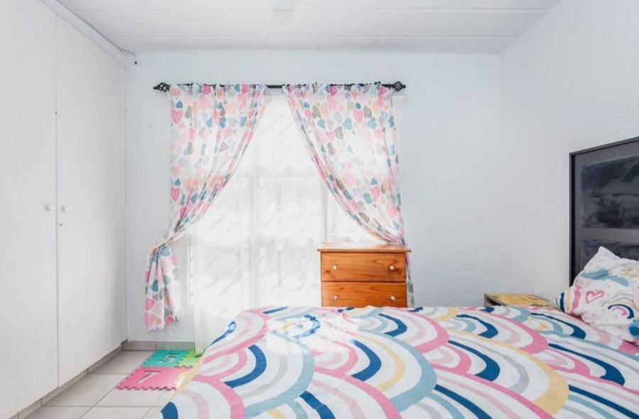 2 Bedroom Property for Sale in Oakdene Gauteng