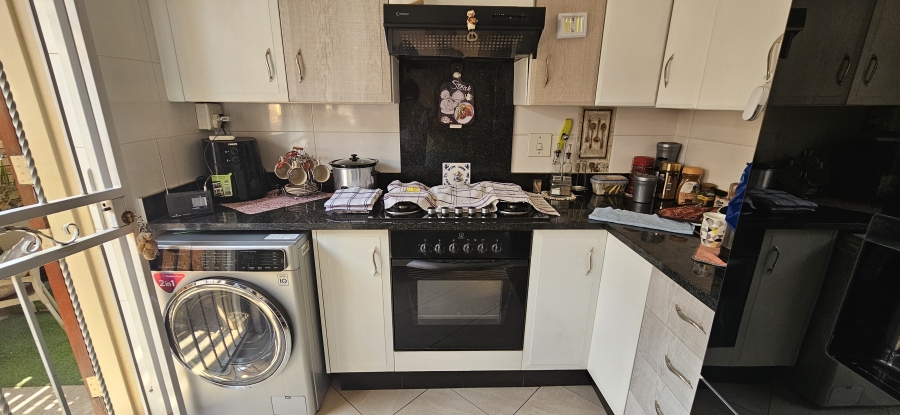 3 Bedroom Property for Sale in New Redruth Gauteng
