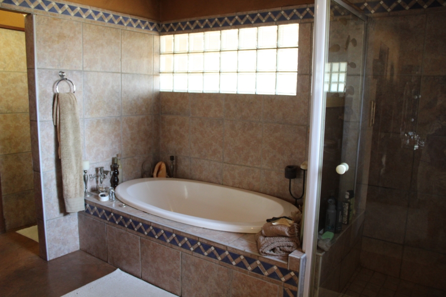 3 Bedroom Property for Sale in Leeuwfontein Gauteng