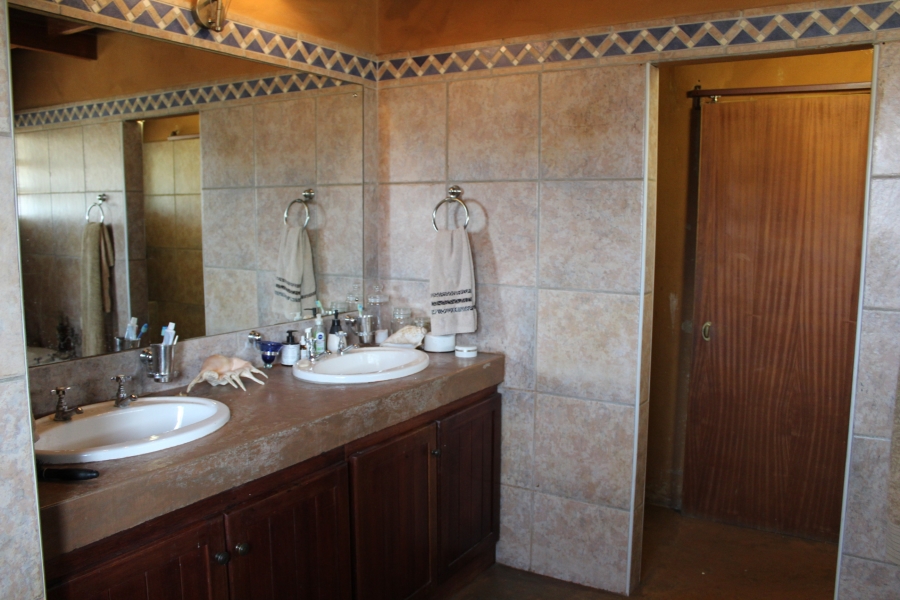 3 Bedroom Property for Sale in Leeuwfontein Gauteng