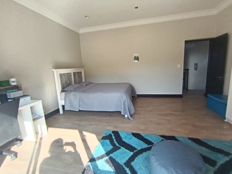 5 Bedroom Property for Sale in Dainfern Valley Gauteng