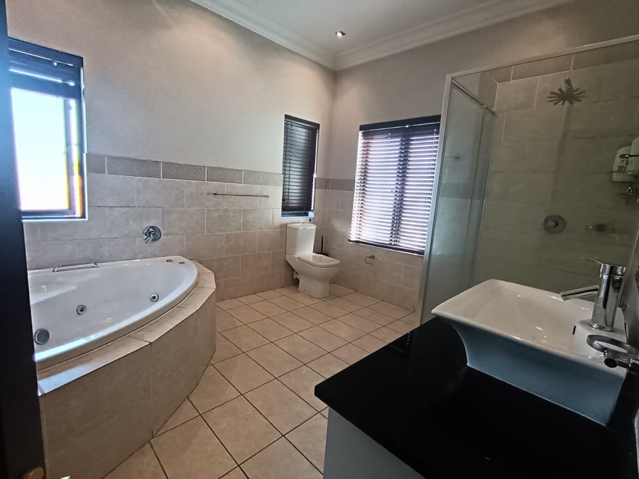 5 Bedroom Property for Sale in Dainfern Valley Gauteng