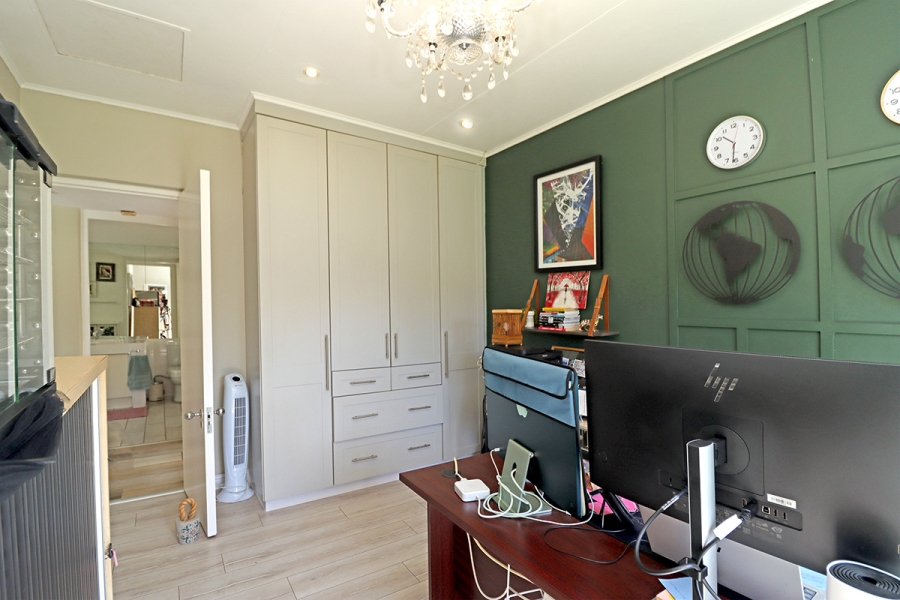 3 Bedroom Property for Sale in Allens Nek Gauteng