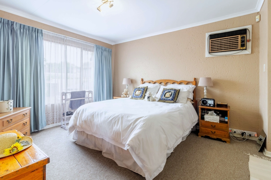 4 Bedroom Property for Sale in Morningside Manor Gauteng