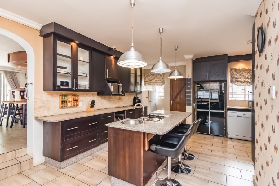 4 Bedroom Property for Sale in Constantia Kloof Gauteng