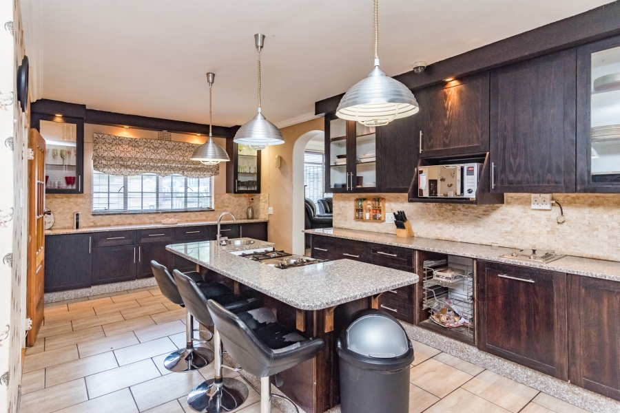 4 Bedroom Property for Sale in Constantia Kloof Gauteng