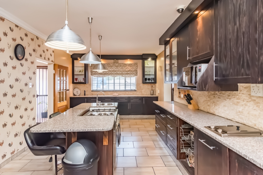 4 Bedroom Property for Sale in Constantia Kloof Gauteng
