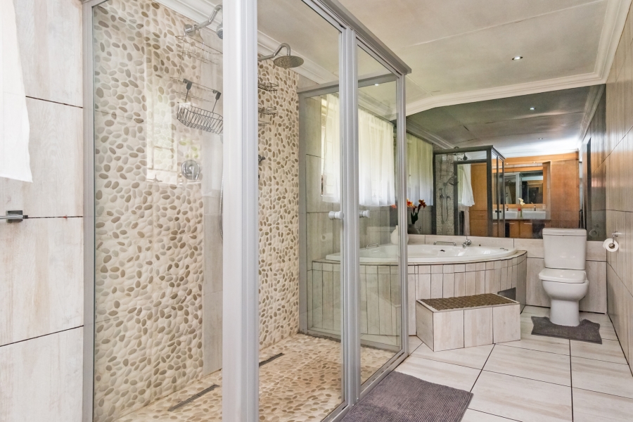 4 Bedroom Property for Sale in Constantia Kloof Gauteng