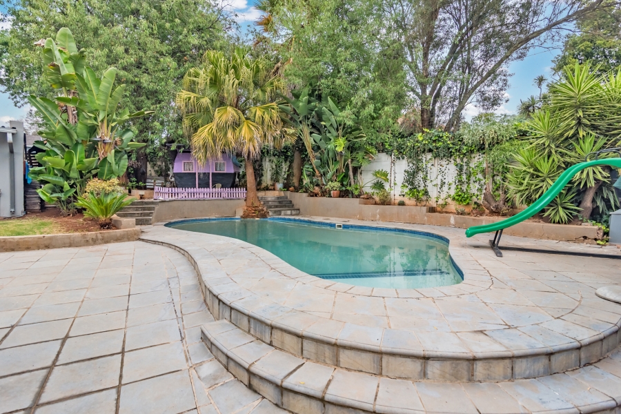 4 Bedroom Property for Sale in Constantia Kloof Gauteng