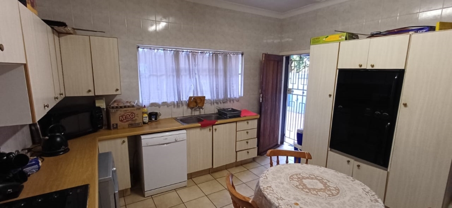 4 Bedroom Property for Sale in Oberholzer Gauteng