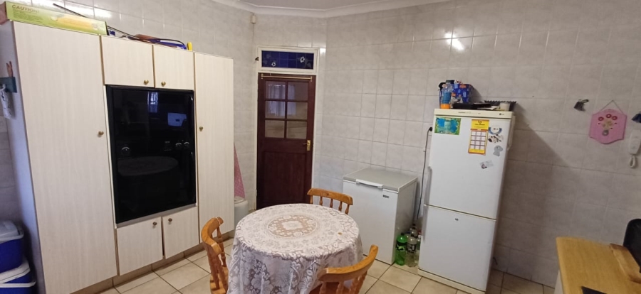 4 Bedroom Property for Sale in Oberholzer Gauteng