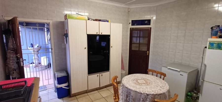 4 Bedroom Property for Sale in Oberholzer Gauteng