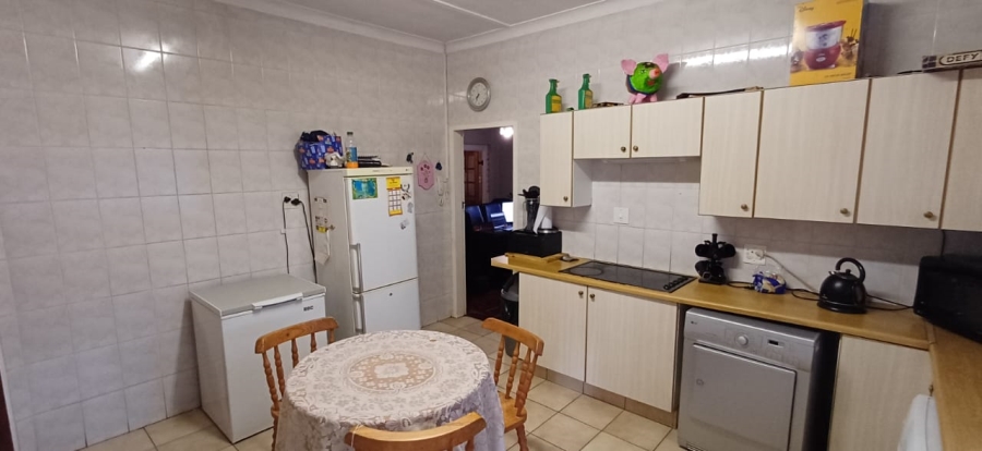 4 Bedroom Property for Sale in Oberholzer Gauteng