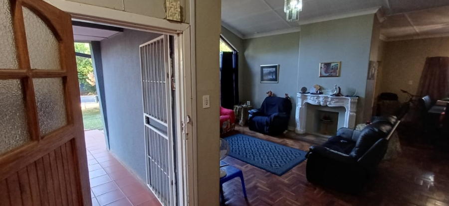 4 Bedroom Property for Sale in Oberholzer Gauteng