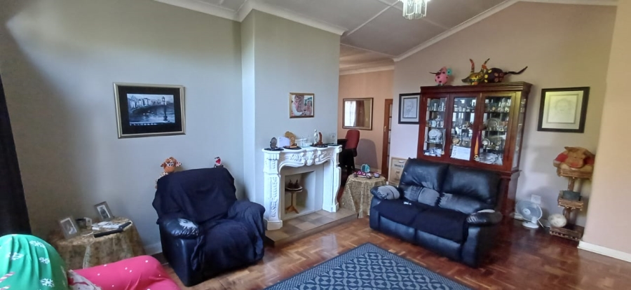 4 Bedroom Property for Sale in Oberholzer Gauteng