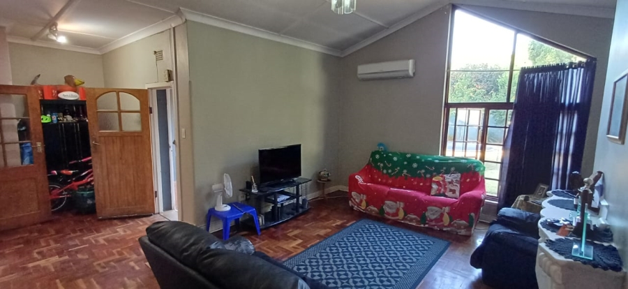 4 Bedroom Property for Sale in Oberholzer Gauteng