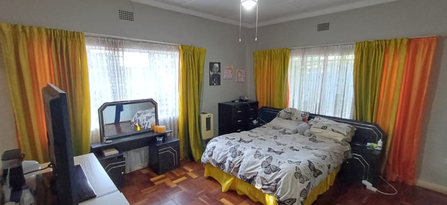 4 Bedroom Property for Sale in Oberholzer Gauteng