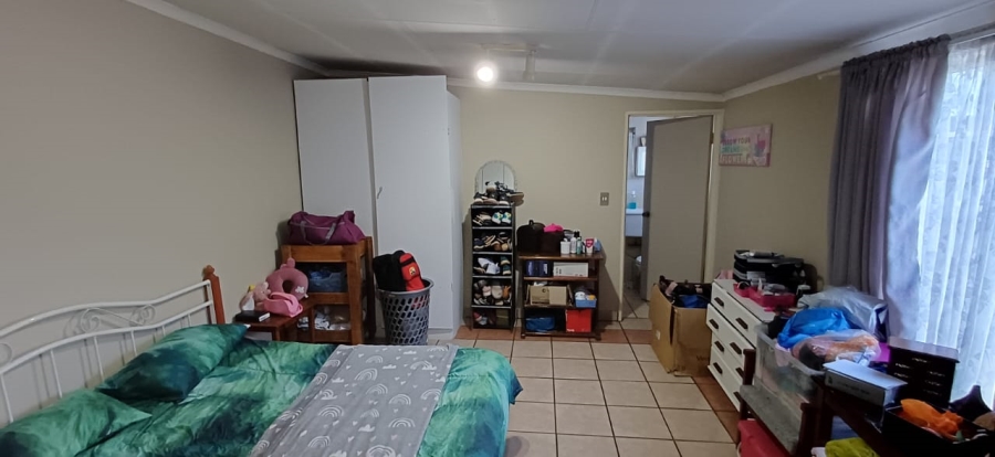 4 Bedroom Property for Sale in Oberholzer Gauteng