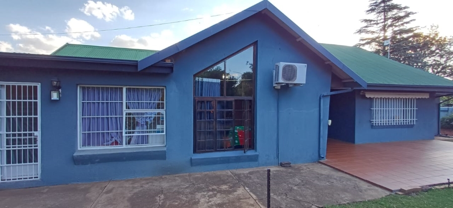 4 Bedroom Property for Sale in Oberholzer Gauteng
