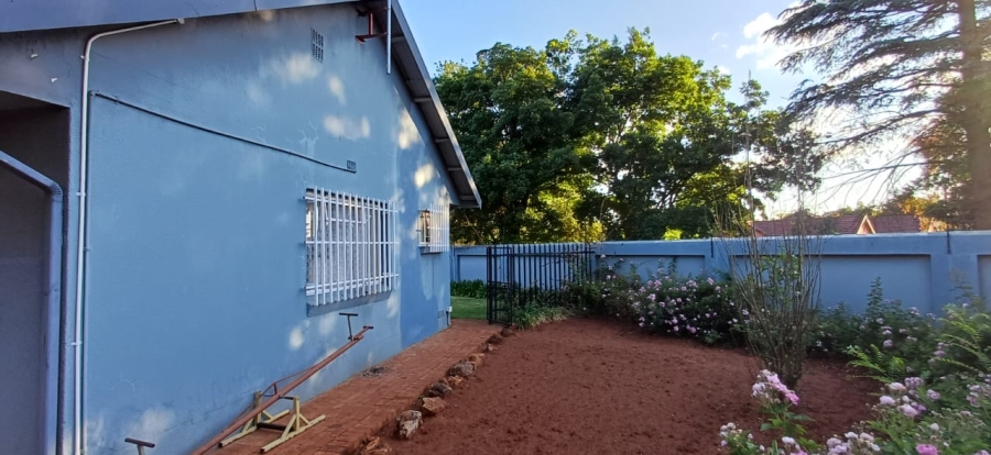 4 Bedroom Property for Sale in Oberholzer Gauteng