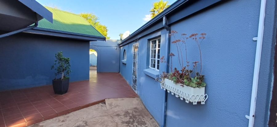 4 Bedroom Property for Sale in Oberholzer Gauteng