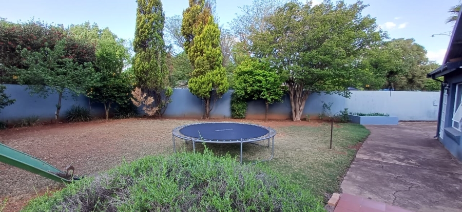 4 Bedroom Property for Sale in Oberholzer Gauteng