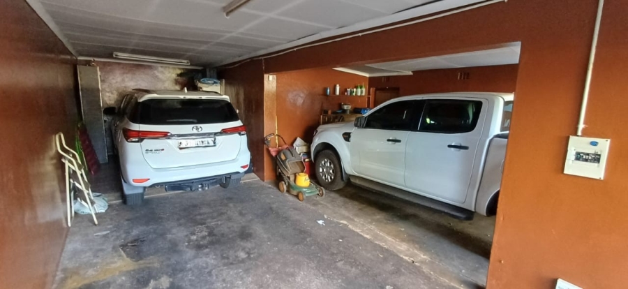 4 Bedroom Property for Sale in Oberholzer Gauteng