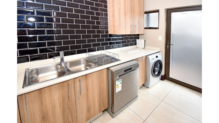 4 Bedroom Property for Sale in Blue Valley Golf Estate Gauteng