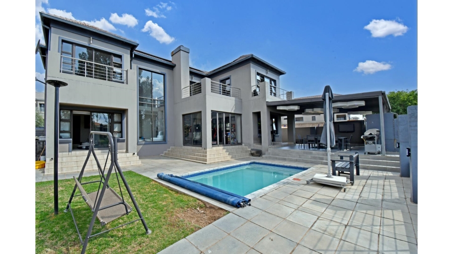 4 Bedroom Property for Sale in Blue Valley Golf Estate Gauteng