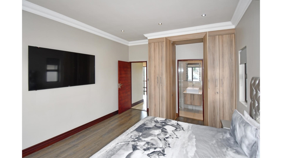 4 Bedroom Property for Sale in Blue Valley Golf Estate Gauteng