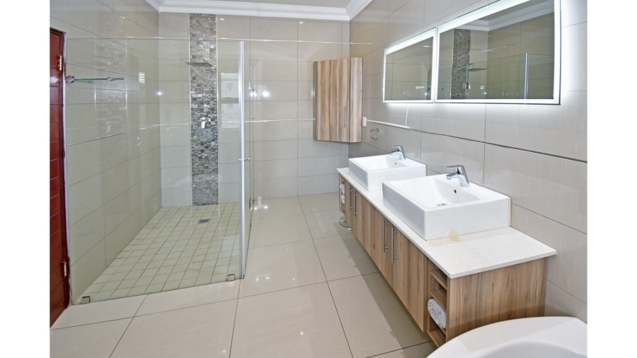 4 Bedroom Property for Sale in Blue Valley Golf Estate Gauteng