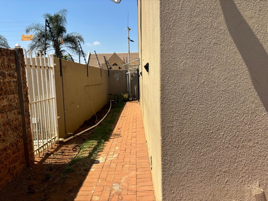 To Let 3 Bedroom Property for Rent in Terenure Gauteng