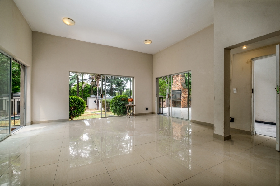 5 Bedroom Property for Sale in Northcliff Gauteng