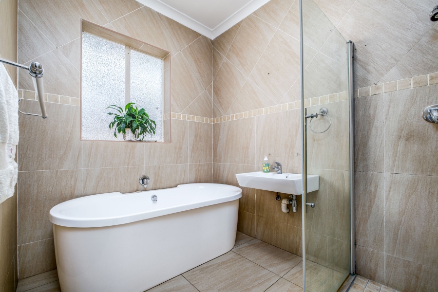5 Bedroom Property for Sale in Northcliff Gauteng