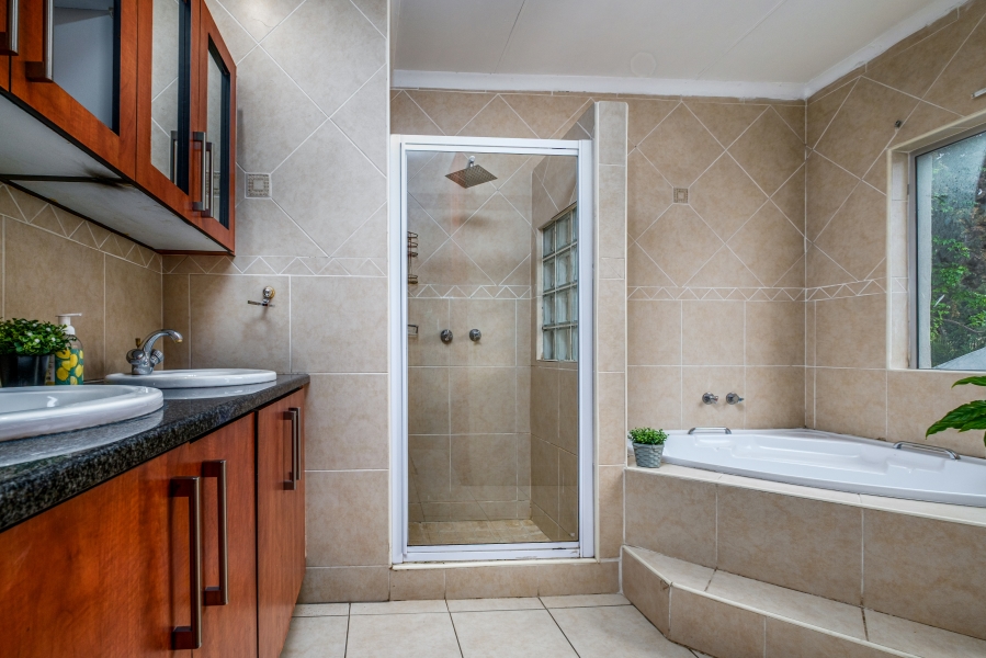 5 Bedroom Property for Sale in Northcliff Gauteng