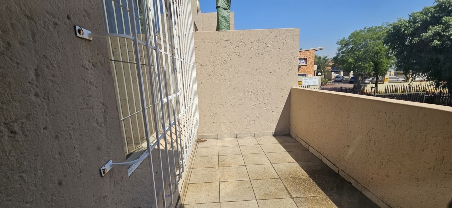 2 Bedroom Property for Sale in New Redruth Gauteng