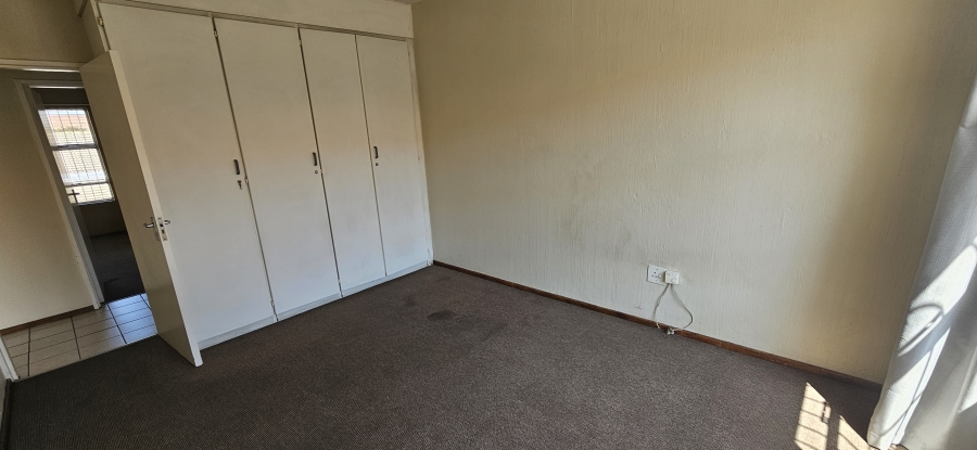 2 Bedroom Property for Sale in New Redruth Gauteng