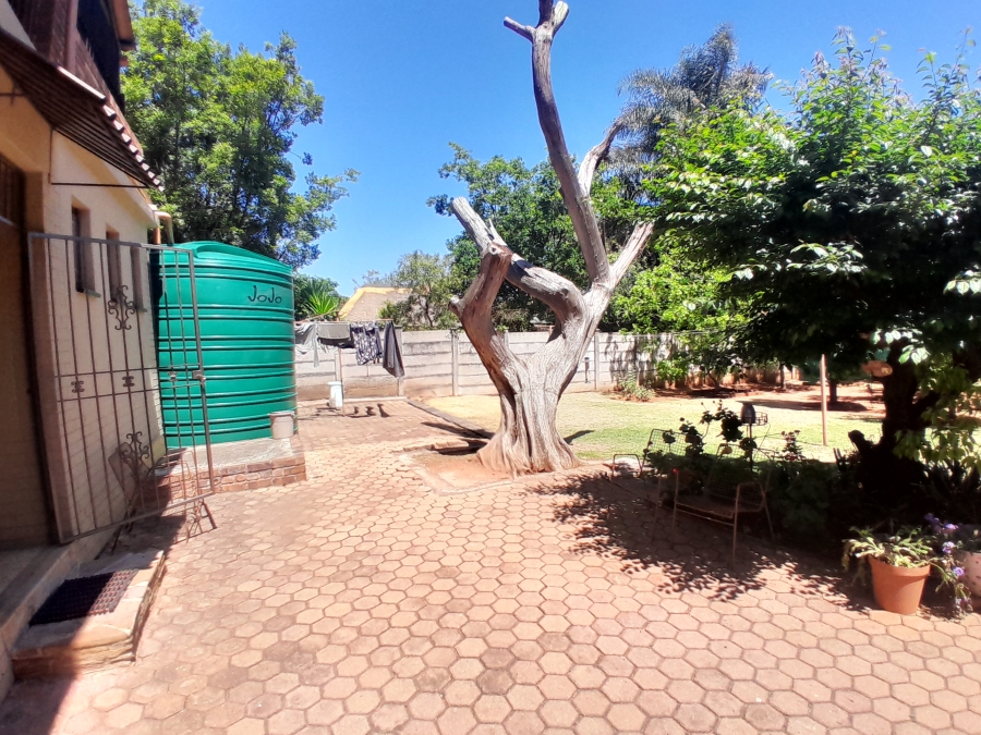 6 Bedroom Property for Sale in Florida Park Gauteng