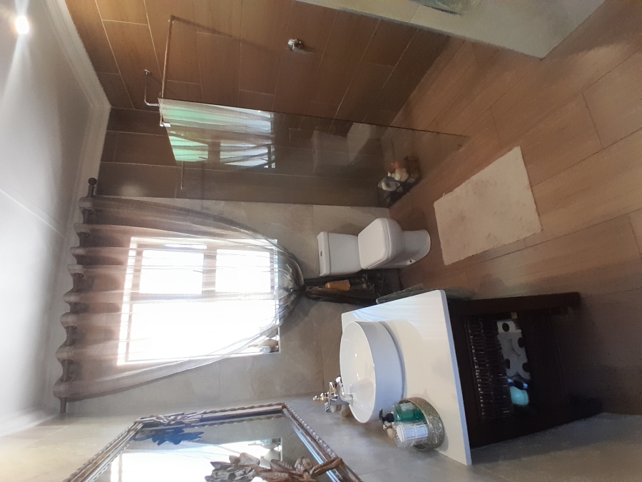 6 Bedroom Property for Sale in Florida Park Gauteng