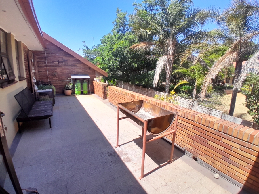 6 Bedroom Property for Sale in Florida Park Gauteng