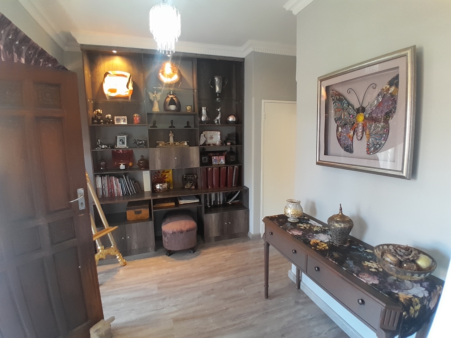 6 Bedroom Property for Sale in Florida Park Gauteng